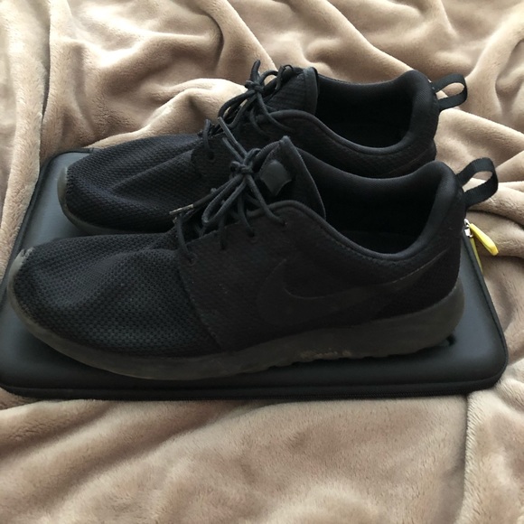 Nike Other - Nike Roshe Run black size 9.5 Nike Other - Nike Roshe Run black size 9.5
